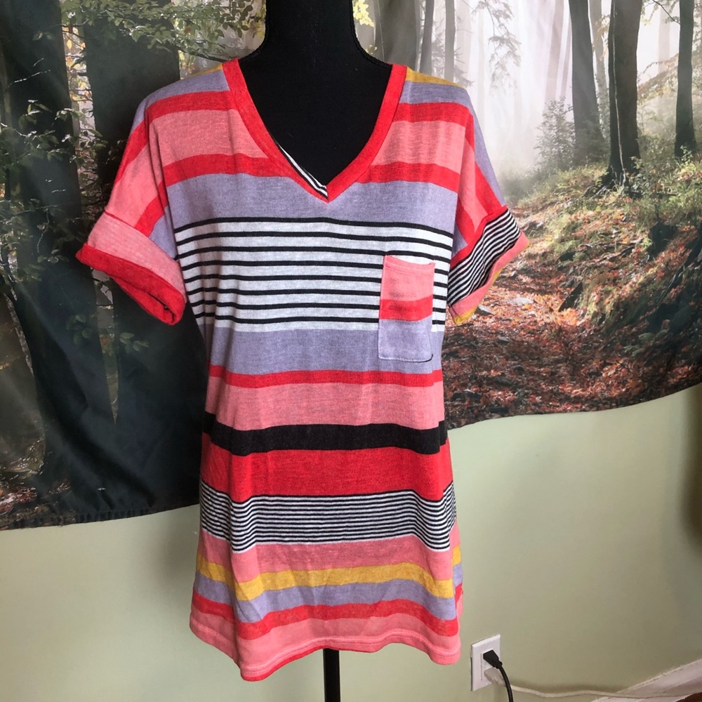 Striped multicolor v neck tee shirt
